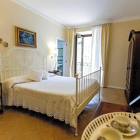 Donna Chiara Bed & Breakfast