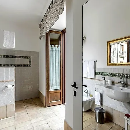 Donna Chiara Bed & Breakfast